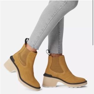 NEW Sorel Hi-Line Heel Chelsea Boots Size 9.5